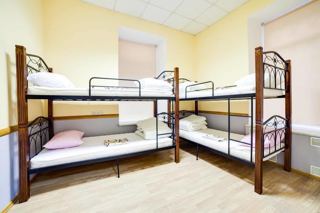Night & Day Hostel Kiev Bagian luar foto