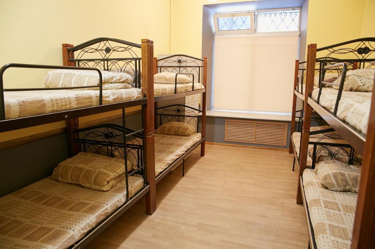 Night & Day Hostel Kiev Bagian luar foto