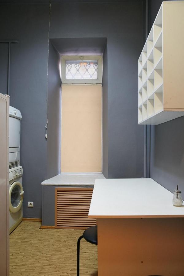 Night & Day Hostel Kiev Bagian luar foto